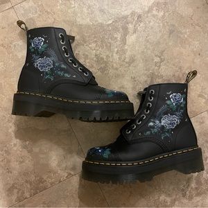 Sinclair platform Dr. Martens with cool design